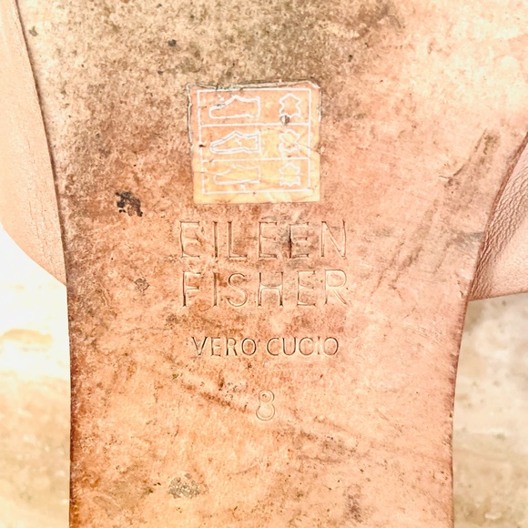 Eileen Fisher Edge Slide Sandal in Barley; Size 8; Includes Box and Dust Bag - Picture 14 of 15